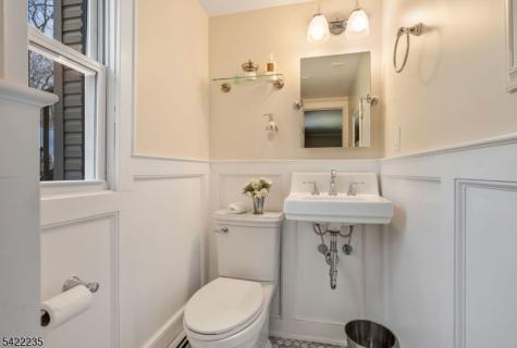 9 Oxford Drive Livingston NJ 07039