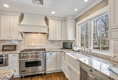 9 Oxford Drive Livingston NJ 07039