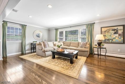 9 Oxford Drive Livingston NJ 07039