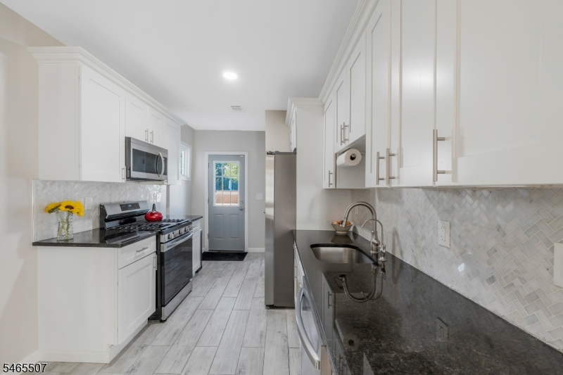208 Walnut Street Roselle Park NJ 07204