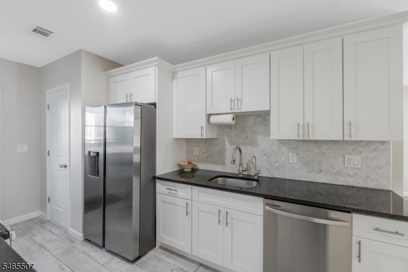 208 Walnut Street Roselle Park NJ 07204