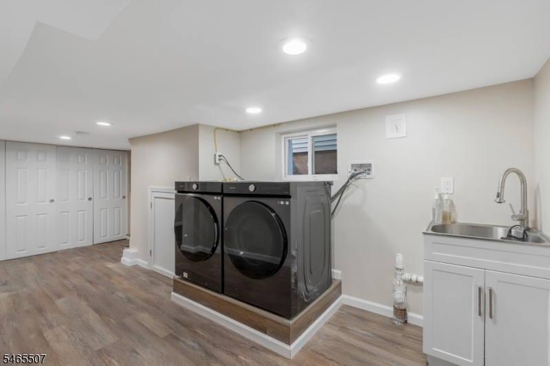 208 Walnut Street Roselle Park NJ 07204