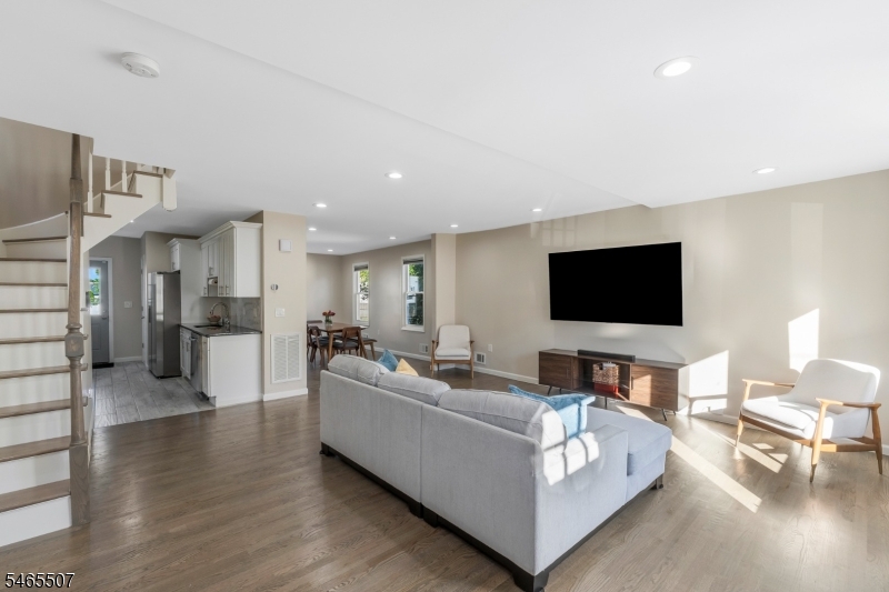 208 Walnut Street Roselle Park NJ 07204