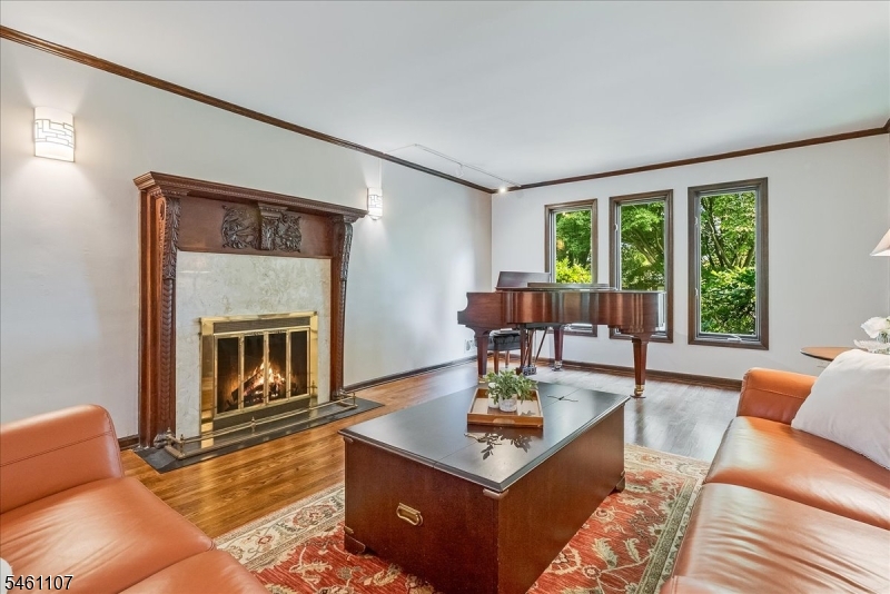 9 Canterbury Way Morris NJ 07960