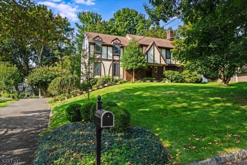 9 Canterbury Way Morris NJ 07960