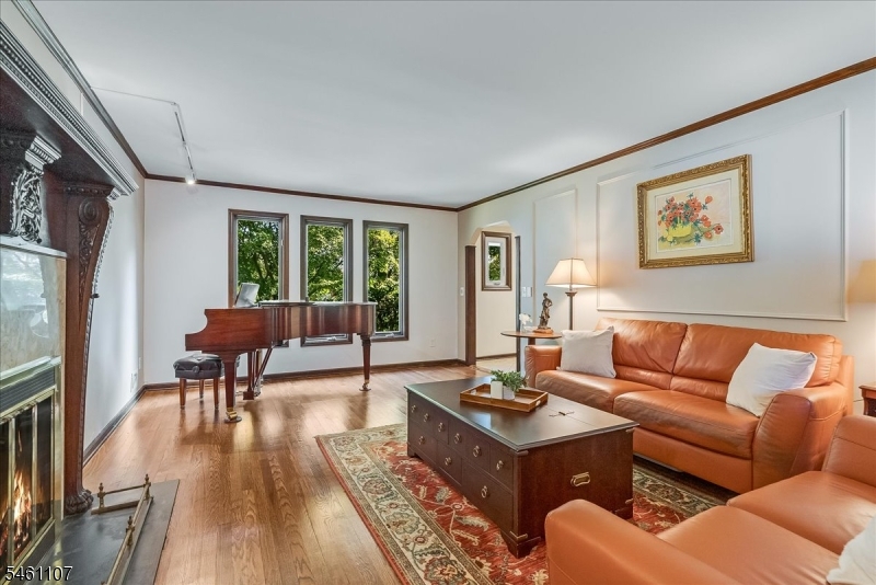 9 Canterbury Way Morris NJ 07960