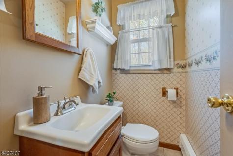6 Fleming Court Washington NJ 07853