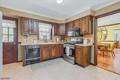 6 Fleming Court Washington NJ 07853