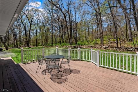 6 Fleming Court Washington NJ 07853
