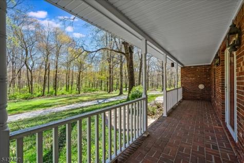 6 Fleming Court Washington NJ 07853