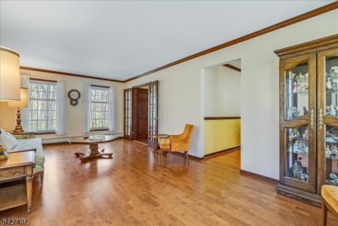 6 Fleming Court Washington NJ 07853