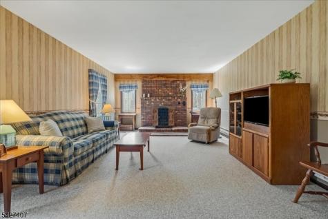 6 Fleming Court Washington NJ 07853