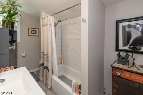 204 Vine Street Roselle NJ 07203