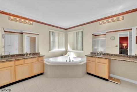 154 Tanglewood Pass Jefferson NJ 07849