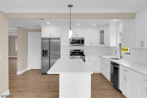 3 Pembroke Lane Berkeley NJ 08757