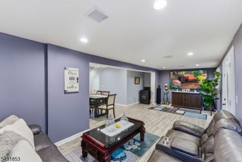 47 Dupont Avenue Wanaque NJ 07420