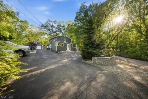 47 Dupont Avenue Wanaque NJ 07420