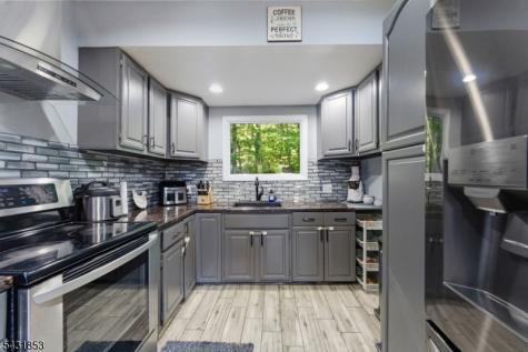 47 Dupont Avenue Wanaque NJ 07420