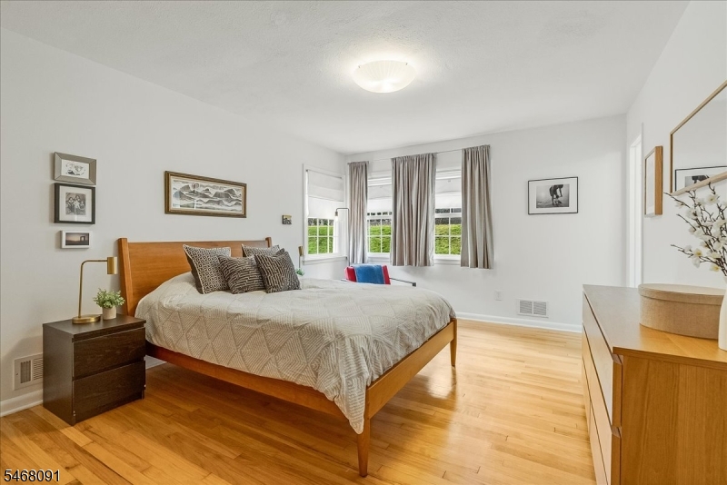 40 Burnett Terrace West Orange NJ 07052