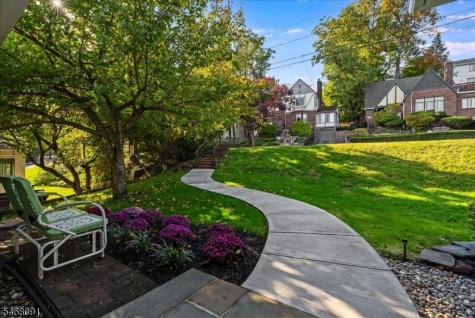 40 Burnett Terrace West Orange NJ 07052