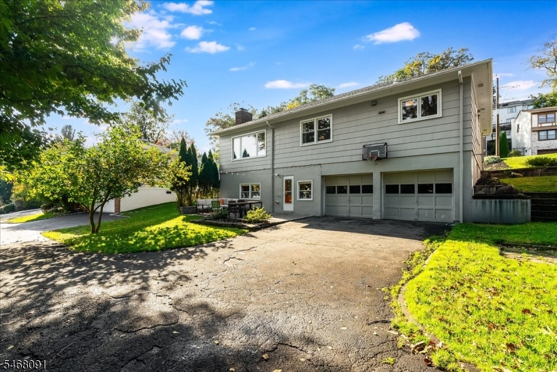 40 Burnett Terrace West Orange NJ 07052