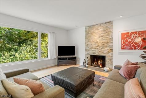 40 Burnett Terrace West Orange NJ 07052