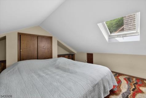 11 Rocky Point Road West Milford NJ 07421