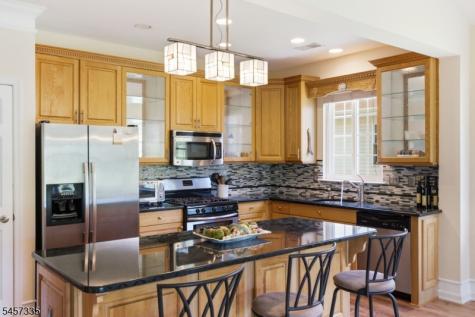 62 Kensington Circle White NJ 07823