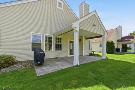 62 Kensington Circle White NJ 07823
