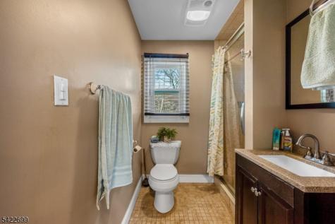 1302 Bower Street Linden NJ 07036