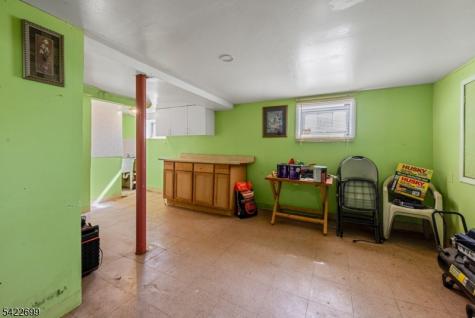1302 Bower Street Linden NJ 07036
