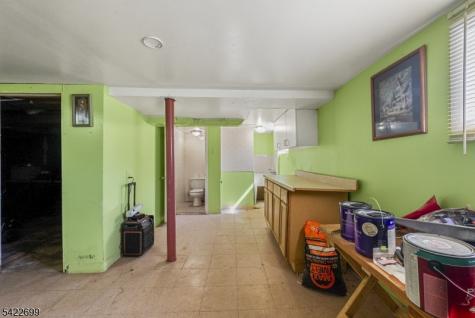 1302 Bower Street Linden NJ 07036