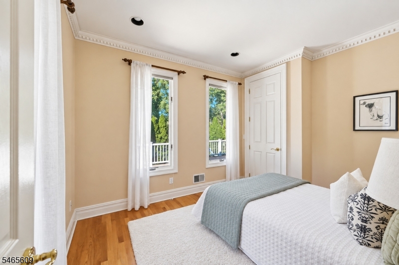 54 Burnet Hill Road Livingston NJ 07039