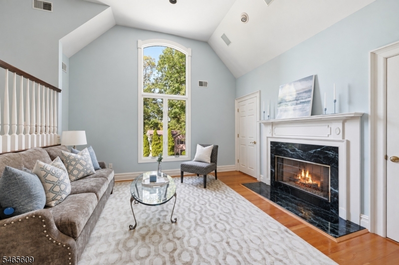 54 Burnet Hill Road Livingston NJ 07039
