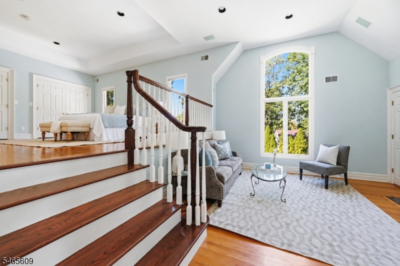 54 Burnet Hill Road Livingston NJ 07039