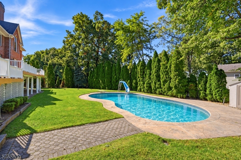 54 Burnet Hill Road Livingston NJ 07039