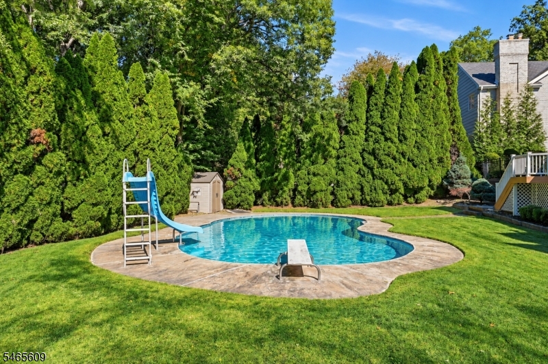 54 Burnet Hill Road Livingston NJ 07039