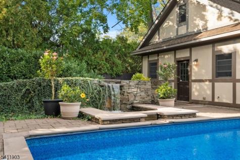 474 Park Street Montclair NJ 07043