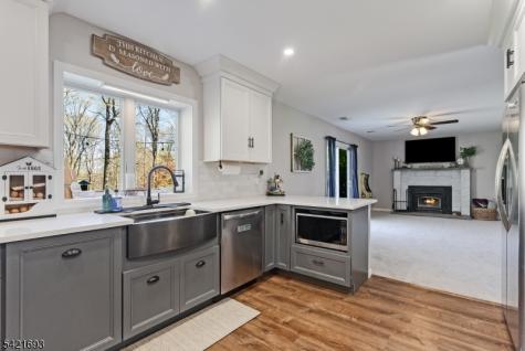 16 Crest Drive Washington NJ 07853