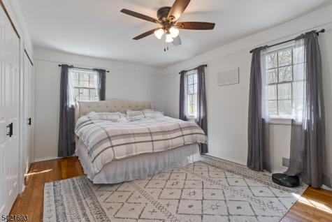 16 Crest Drive Washington NJ 07853