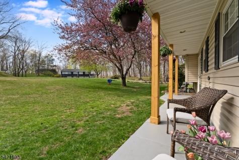 16 Crest Drive Washington NJ 07853