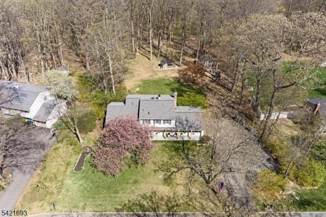 16 Crest Drive Washington NJ 07853