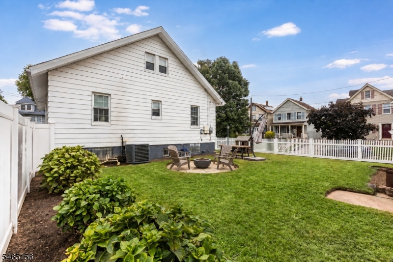 25 Davey Street Bloomfield NJ 07003