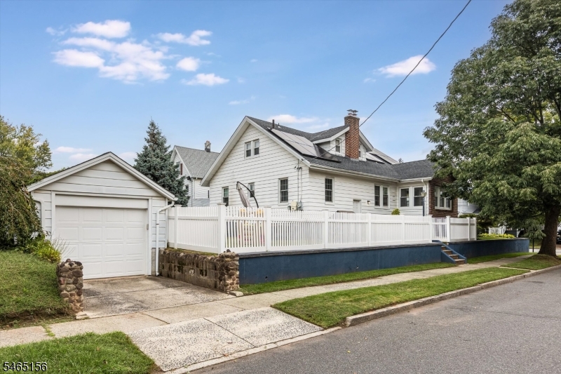 25 Davey Street Bloomfield NJ 07003