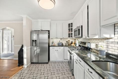 951 Darien Terrace Teaneck NJ 07666