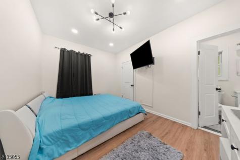 216 N Maple Avenue East Orange NJ 07017