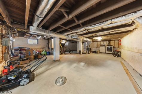 216 N Maple Avenue East Orange NJ 07017