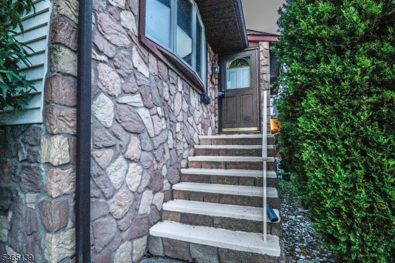 97 Sterling Drive Woodbridge NJ 07067