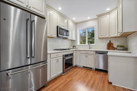 81 Mountain Avenue Mendham NJ 07945