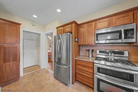 287 Madison Avenue New Milford NJ 07646